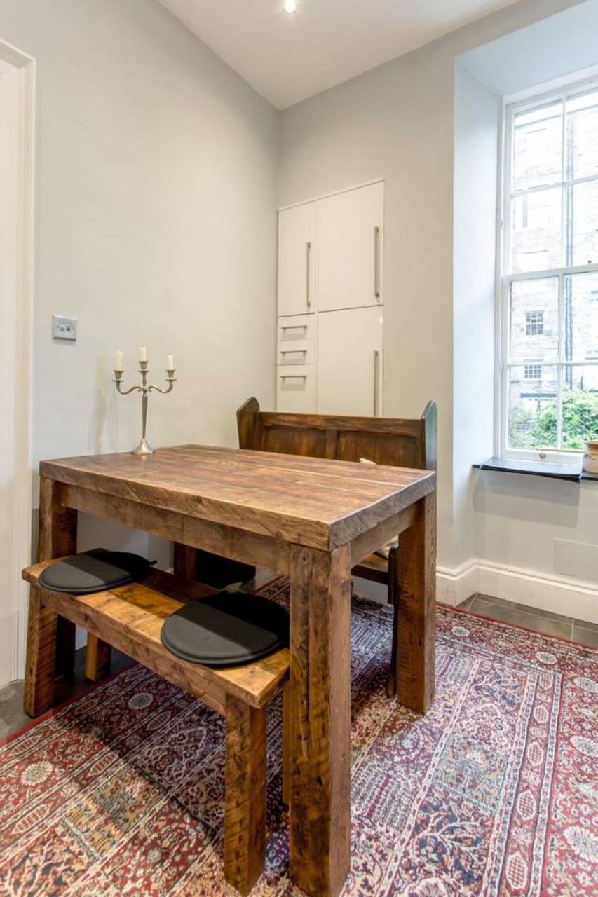 Joivy Converted Flat In Historic Building In New Town Edimburgo Esterno foto