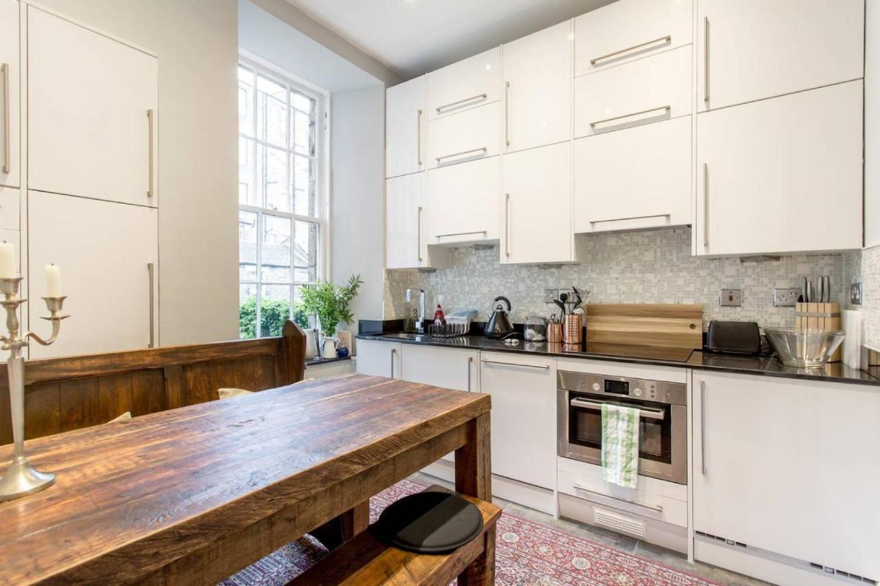 Joivy Converted Flat In Historic Building In New Town Edimburgo Esterno foto